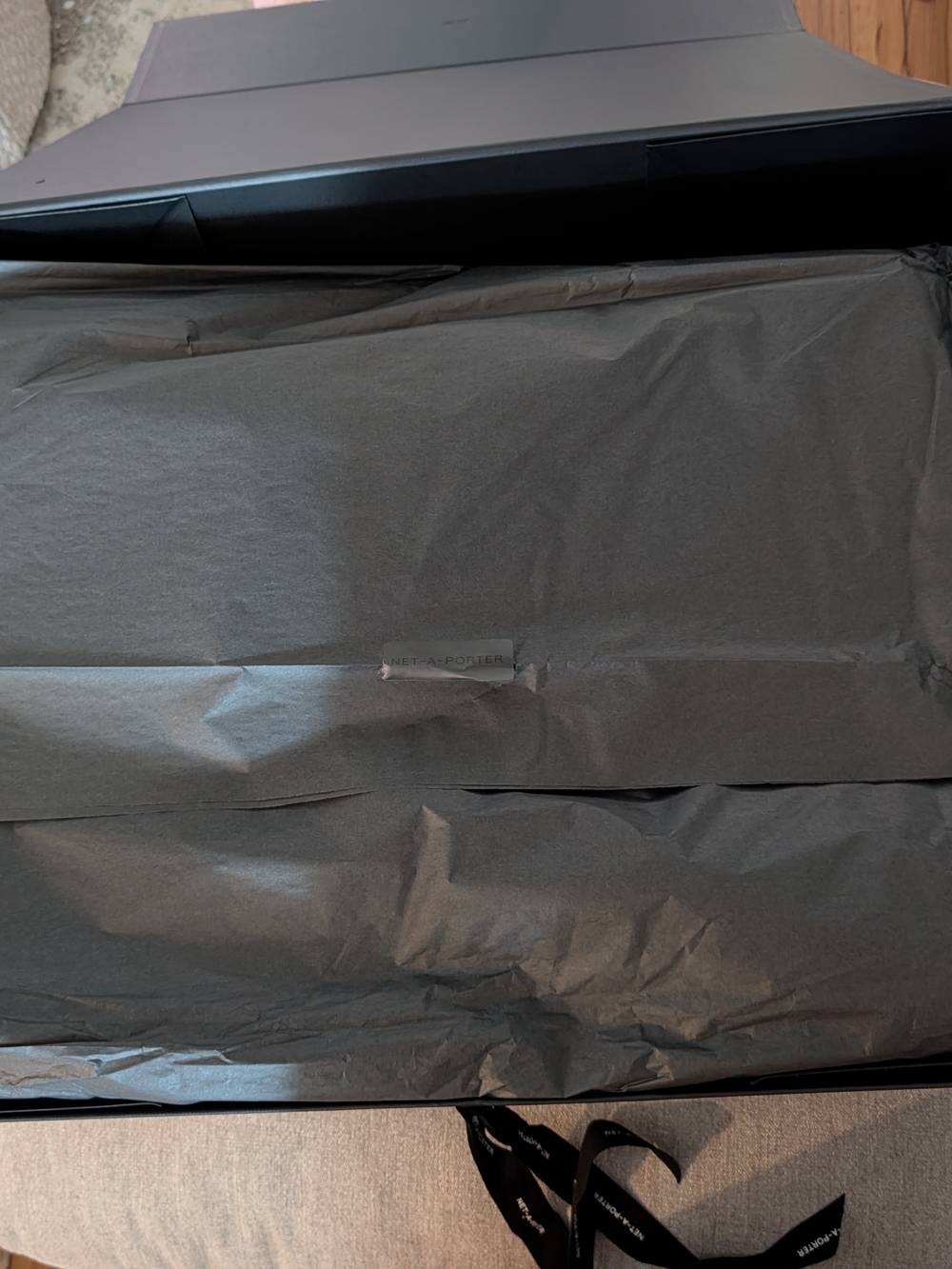 Net-A-Porter Gifting Box (XL) - Picture 9 of 9